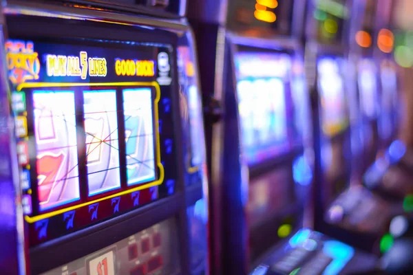 Golden Toad slot game interface on sky77 apk